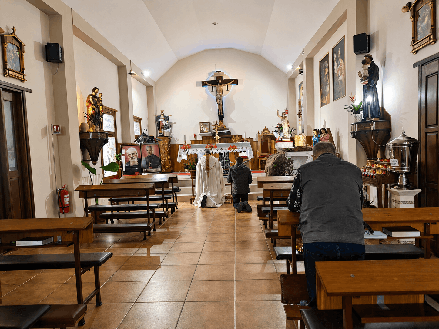 Monstranță cu Preasfântul Sacrament pentru Adorație Euharistică
